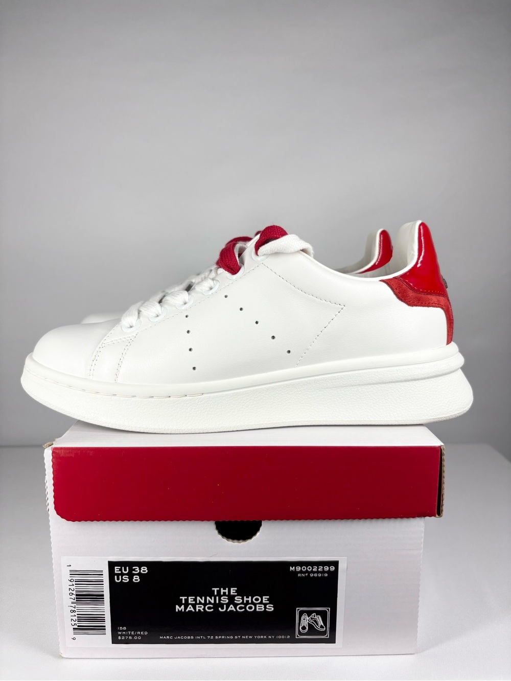 Marc Jacobs The Tennis Shoe. White Leather Sneakers w/ Red Accents. Size 8/38 EU